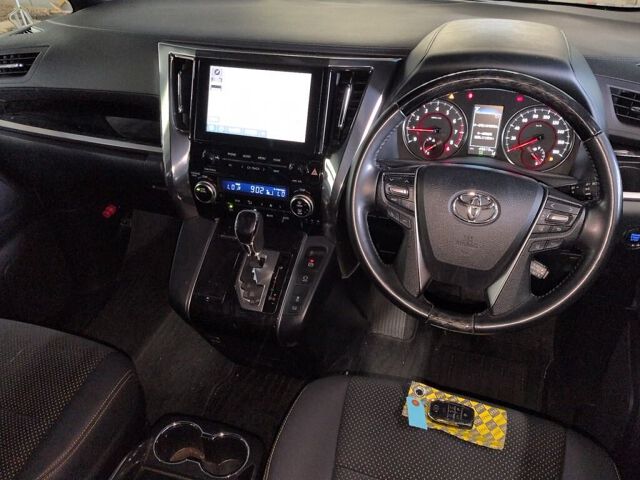 2020 Toyota Vellfire 2.5Zゴルデアイズ auction photo 3