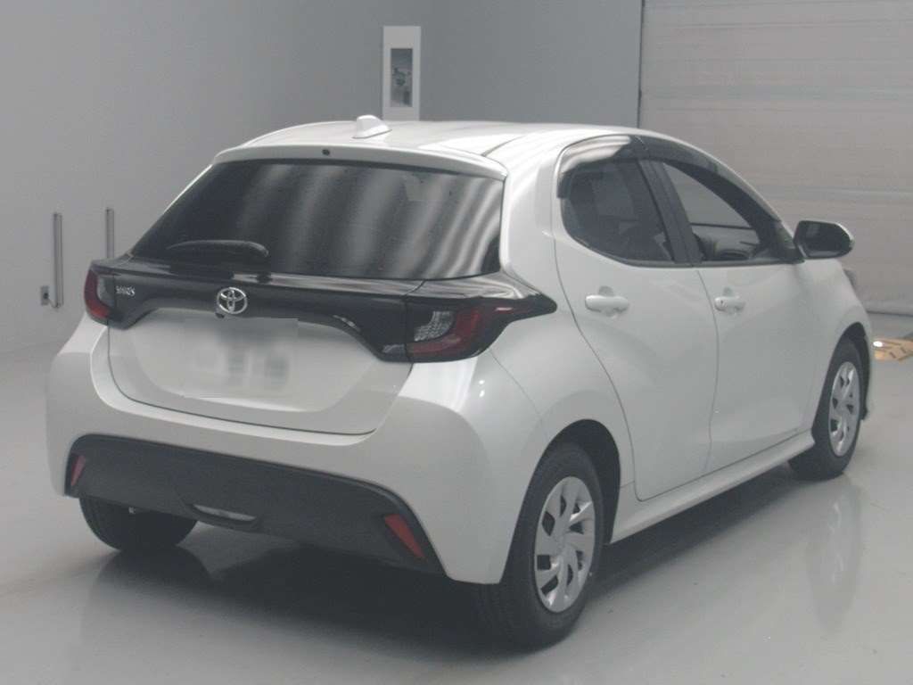 2022 Toyota Yaris X auction photo 2