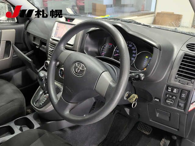 2014 Toyota Rush 4WD X auction photo 3