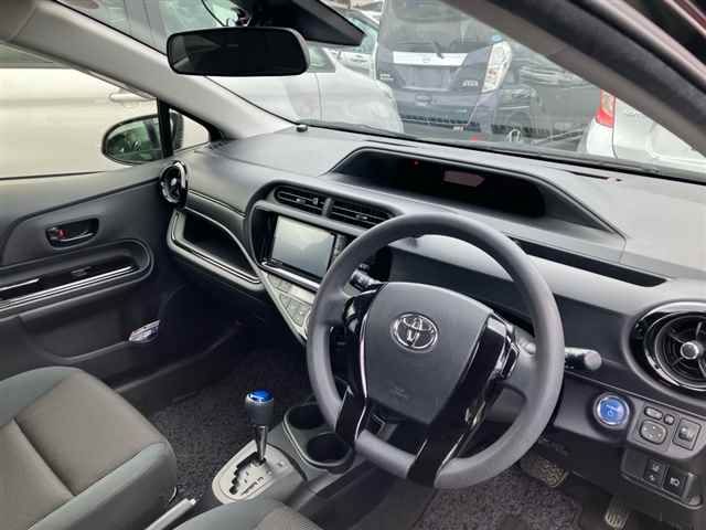 2016 Toyota Aqua S Style Black auction photo 3