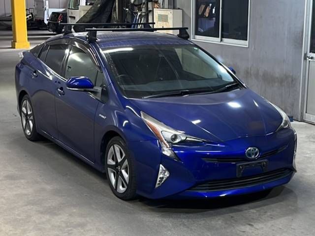 2015 Toyota Prius S auction photo 4