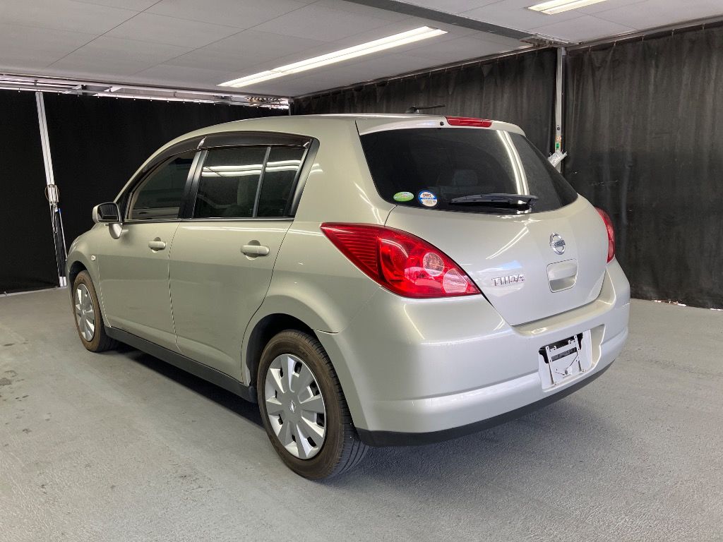 2008 Nissan ティーダ 15M auction photo 2