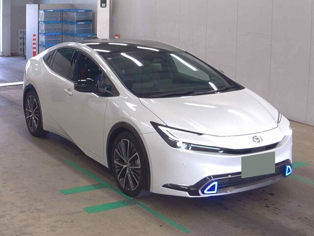 Japan Auction Vehicles 8 2024 Toyota Prius Z auction photo