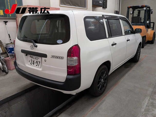 2017 Toyota Succeed 4WD UL auction photo 2