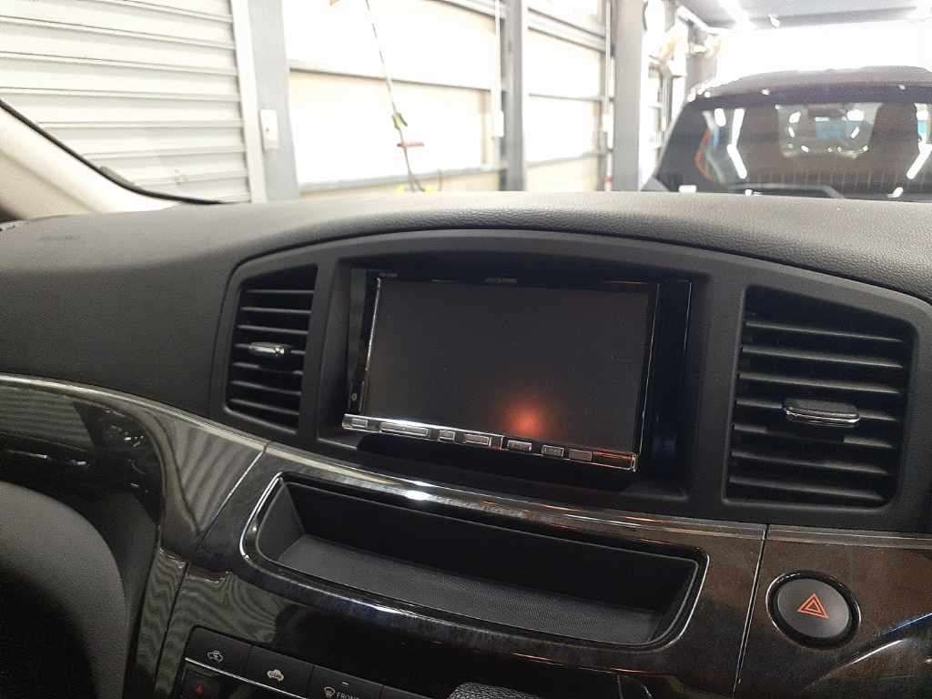 2011 Nissan Elgrand rider auction photo 12