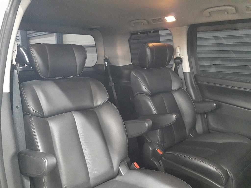 2011 Nissan Elgrand rider auction photo 11