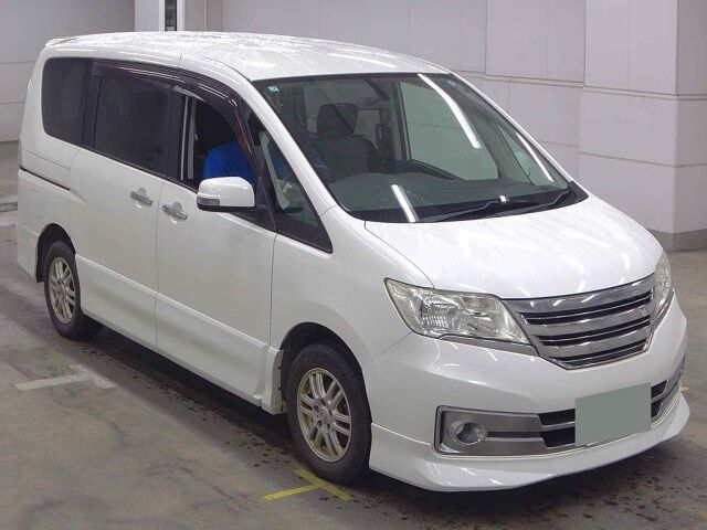 2011 Nissan Serena ライダー 4WD Japan auction vehicle
