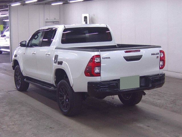 2023 Toyota Hilux Z GR Sport 4WD auction photo 2