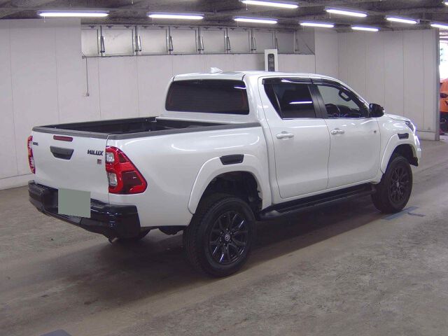 2023 Toyota Hilux Z GR Sport 4WD auction photo 5