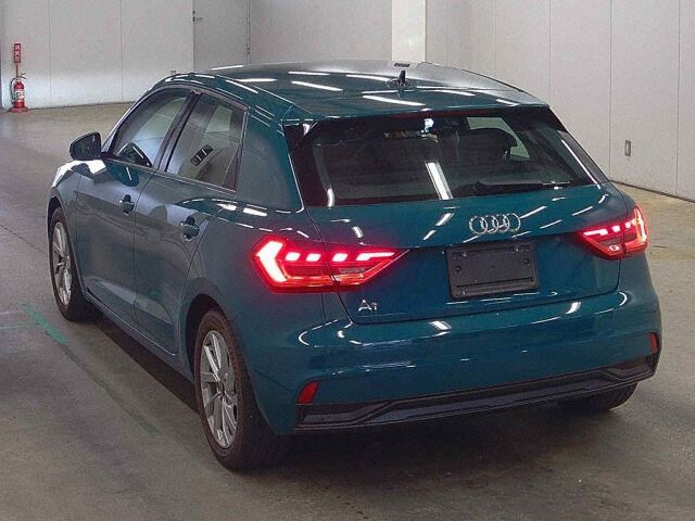 2021 Audi A1 Sportback 25TFSI Advance auction photo 2