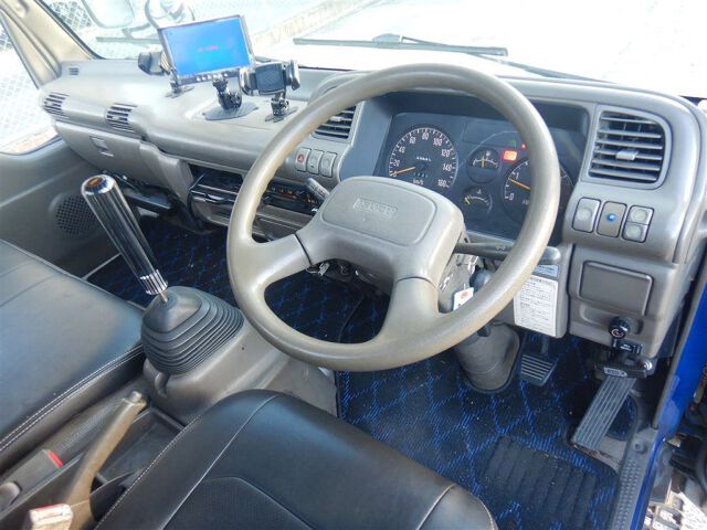 1995 Isuzu Elf Seksai auction photo 3