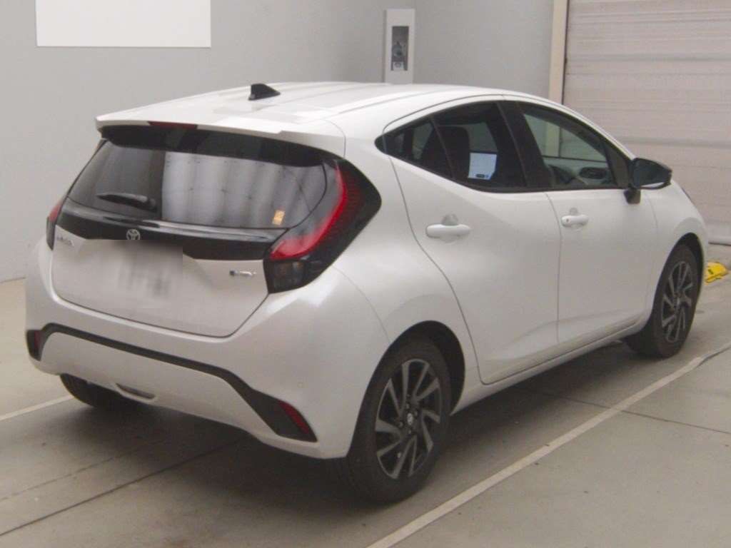 2026 Toyota Aqua Z auction photo 2
