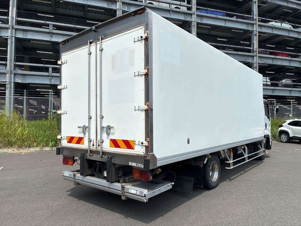 2015 Isuzu Forward Reizoureitousha auction photo 2