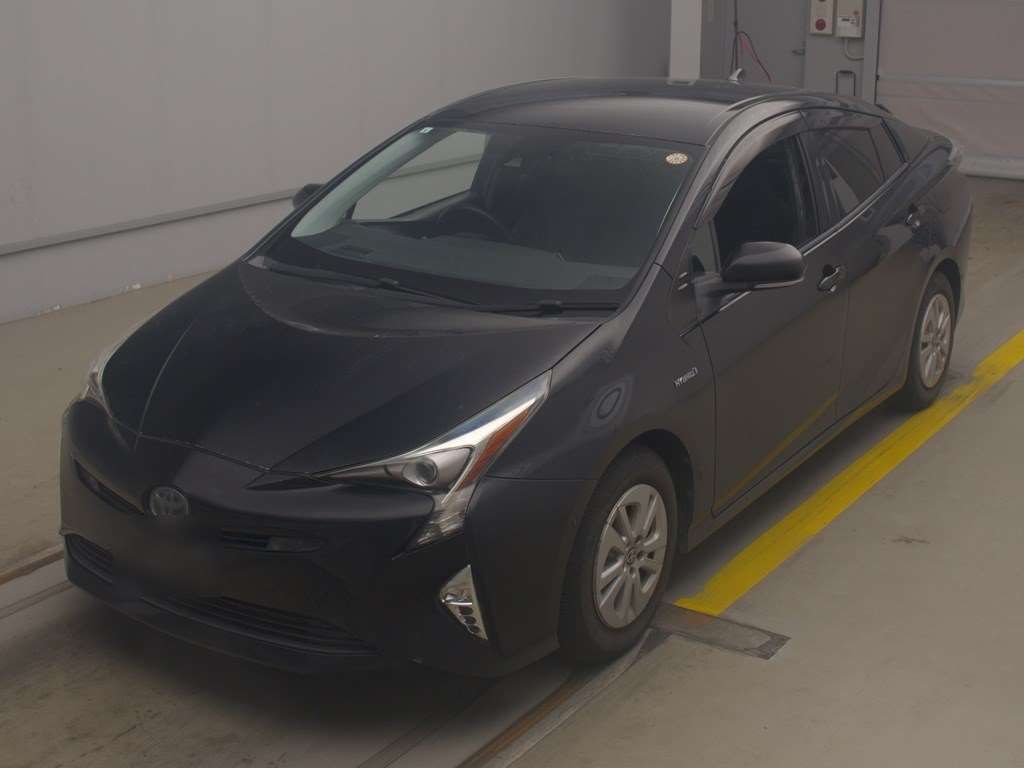Japan Auction Vehicles 4 2017 Toyota Prius Sセーフティプラス auction photo