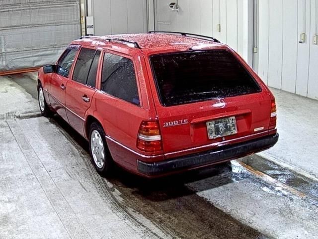1992 Mercedes-Benz ミディアムクラス 300TE auction photo 2