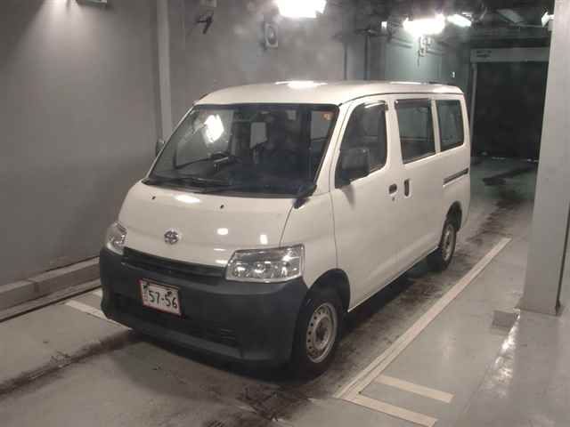2021 Toyota タウンエース バン DX auction photo 4