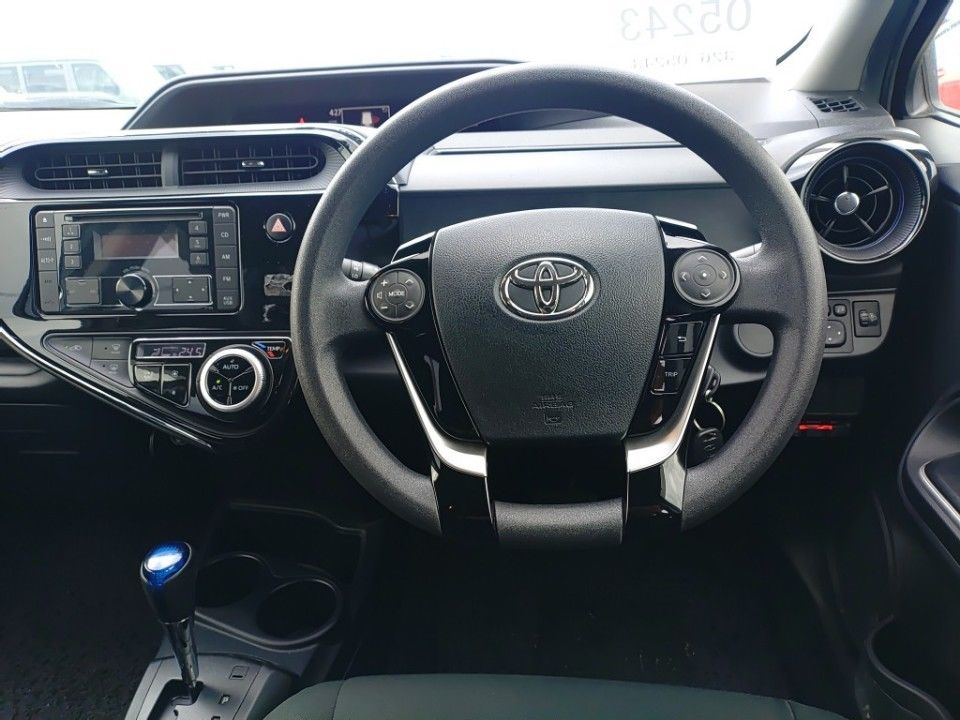 2019 Toyota Aqua auction photo 3