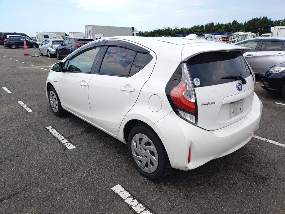 2019 Toyota Aqua auction photo 6