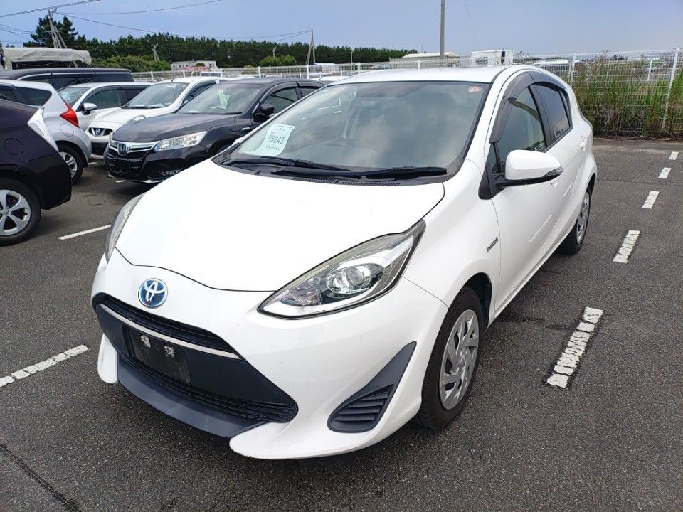 Japan Auction Vehicles 24 2019 Toyota Aqua auction photo