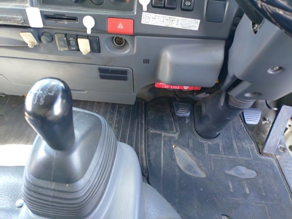 2013 Isuzu Elf auction photo 12