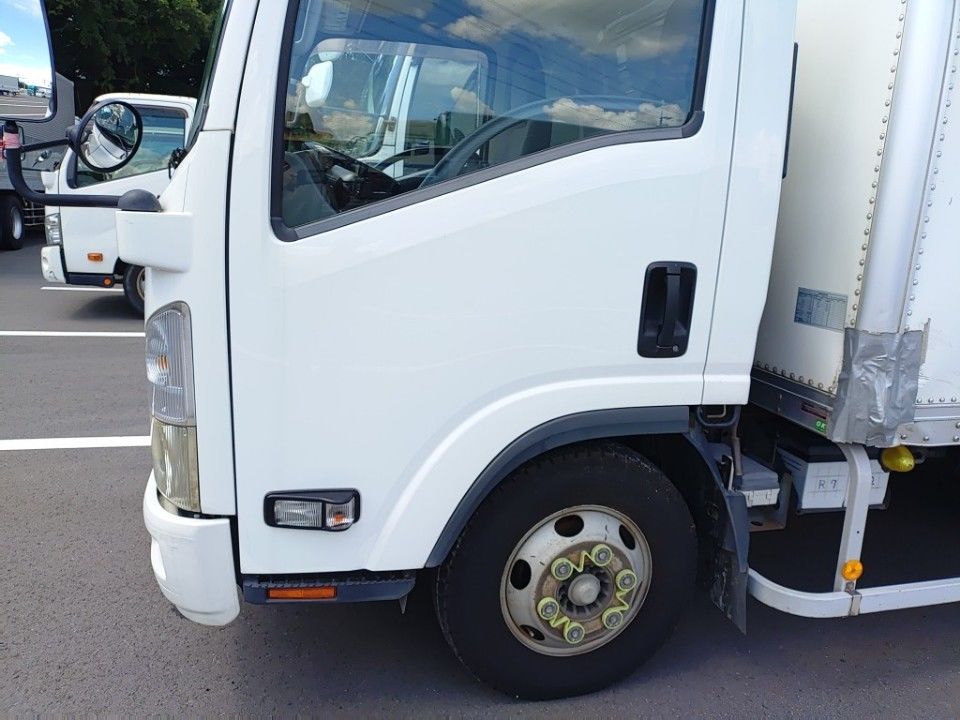 2013 Isuzu Elf auction photo 17