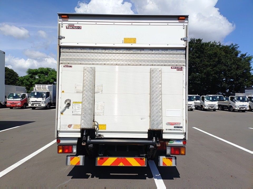 2013 Isuzu Elf auction photo 5
