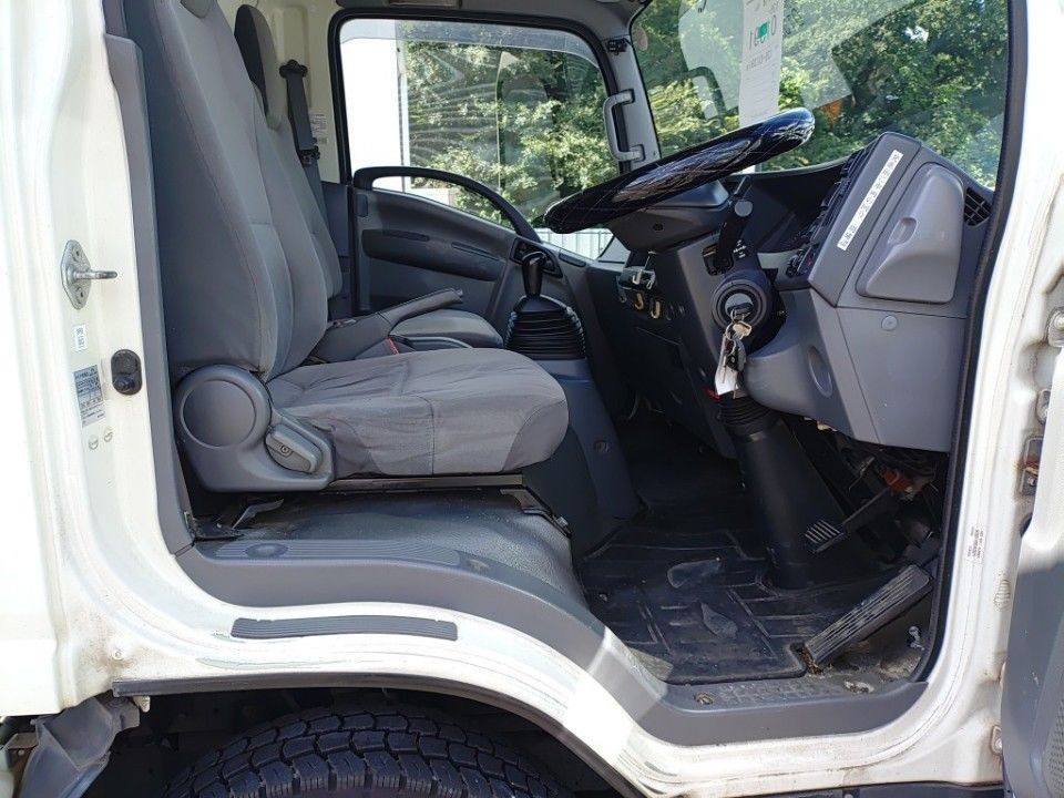 2013 Isuzu Elf auction photo 3