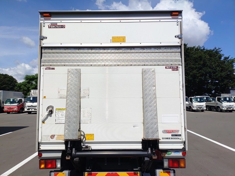 2013 Isuzu Elf auction photo 24