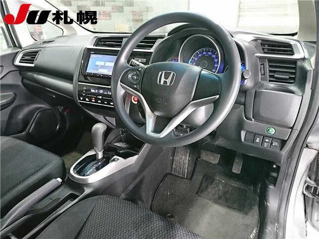 2019 Honda Fit 4WD 13G F auction photo 3