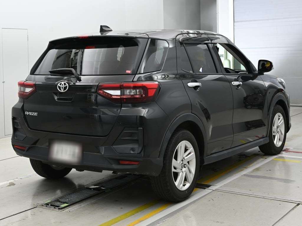 2022 Toyota Raize G 4WD auction photo 2