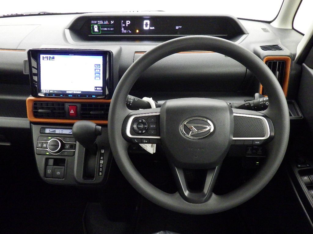 2023 Daihatsu タントファンクロス 4WD auction photo 3