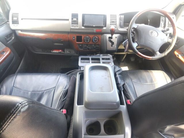 2007 Toyota Hiace ロングスーパーGL auction photo 3