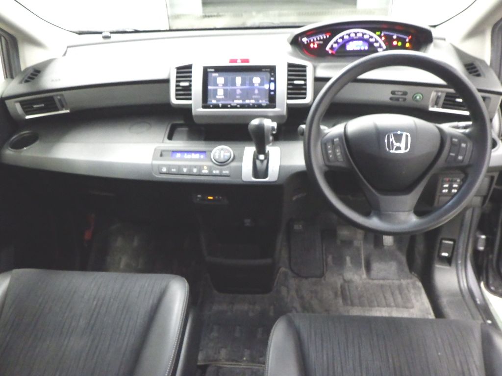 2015 Honda Freed Gプレミアムエディション 7人 auction photo 3