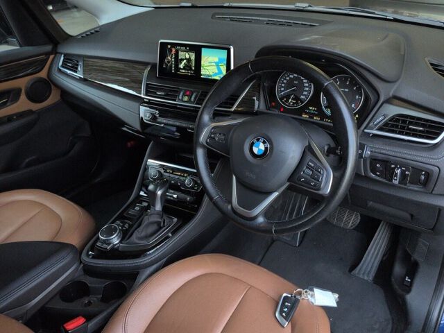 2015 BMW 2 Series 218Dアクティツアラグ auction photo 3