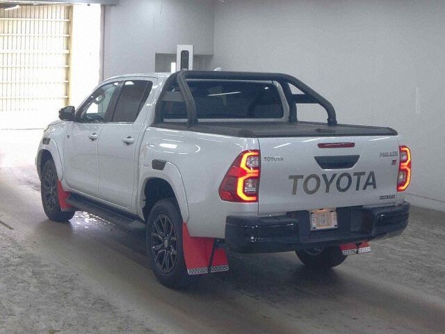 2024 Toyota Hilux Z GR Sport 4WD auction photo 2