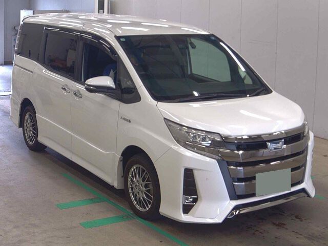 2019 Toyota Noah HV SI WXB2 Japan auction vehicle