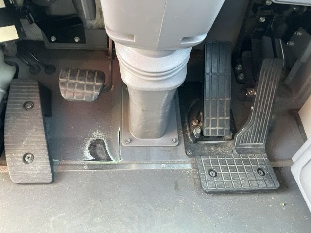 2008 Isuzu ジャーニー bus auction photo 4