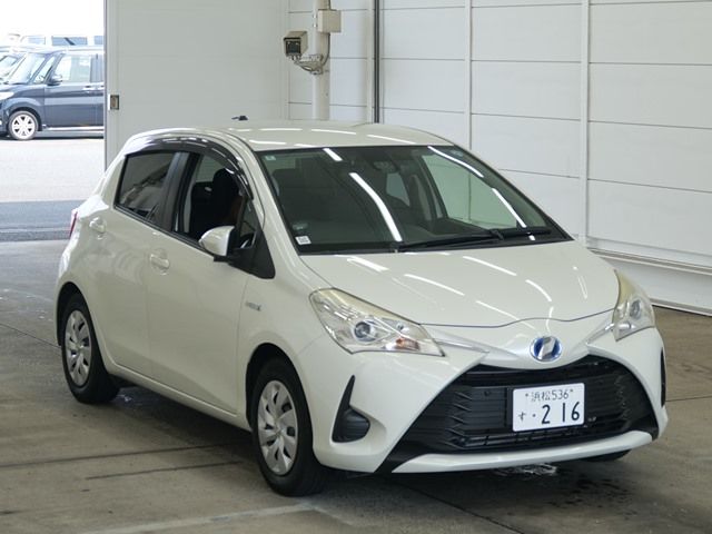 2018 Toyota Vitz F Japan auction vehicle