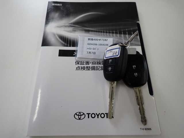 2021 Toyota Hiace DX 4WD auction photo 12