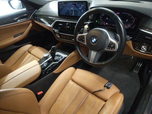 2022 BMW 5 Series 523DXDRMスポーツ 4WD auction photo 3