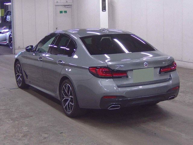 2022 BMW 5 Series 523DXDRMスポーツ 4WD auction photo 2