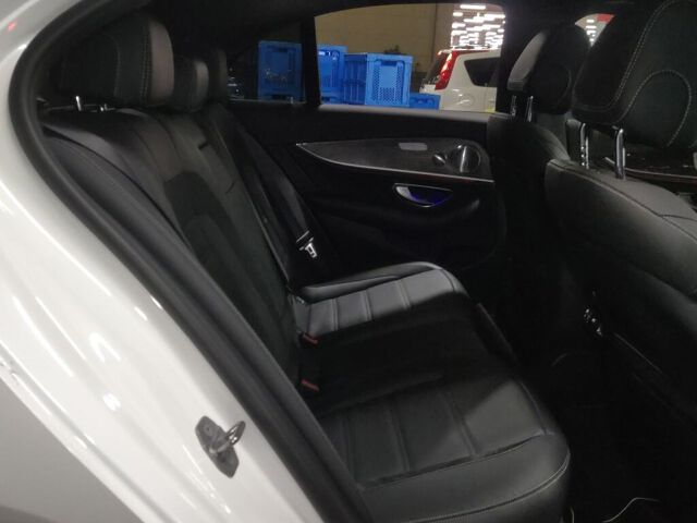 2017 Mercedes-Benz E-Class E43 4MATIC 4WD auction photo 6