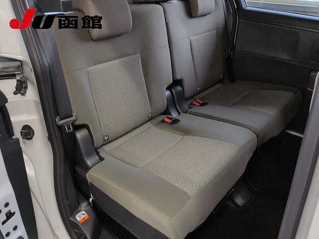2025 Toyota Sienta 4WD ハイブリッドG auction photo 6