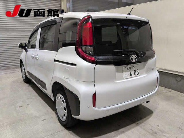 2025 Toyota Sienta 4WD ハイブリッドG auction photo 2