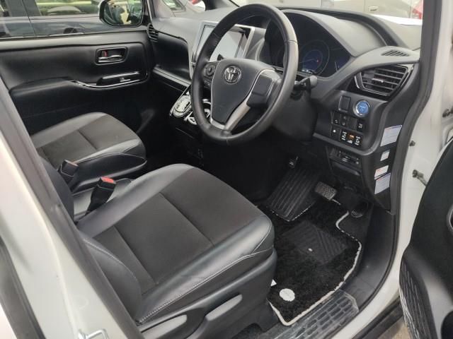 2019 Toyota Noah ハイブリッドSi WxBII auction photo 3