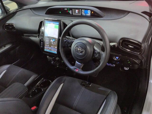 2018 Toyota Prius PHEV SナビP GRスポーツ auction photo 3