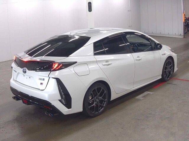 2018 Toyota Prius PHEV SナビP GRスポーツ auction photo 5