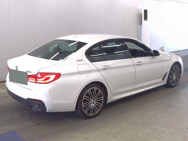 2017 BMW 5 Series 530EMスポIパフォ auction photo 5