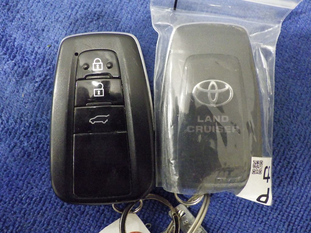 2022 Toyota Land Cruiser Prado TX L Package Matte Black Edition (7-seater) auction photo 12
