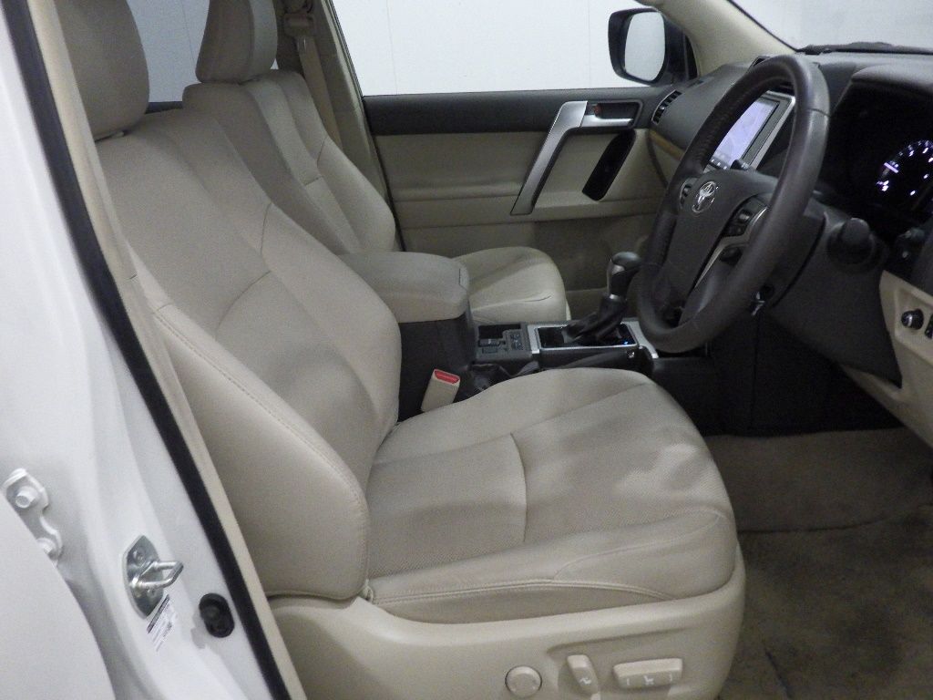 2022 Toyota Land Cruiser Prado TX L Package Matte Black Edition (7-seater) auction photo 6